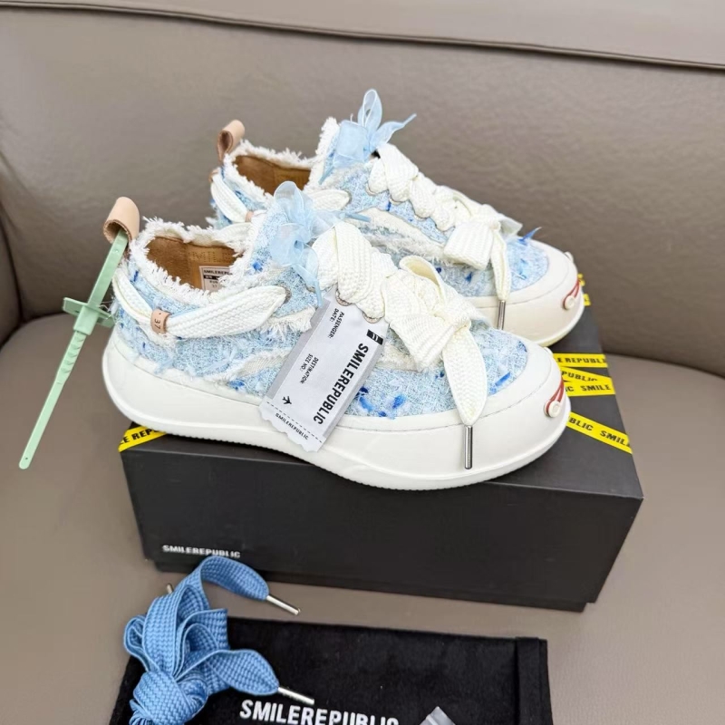 Smilerepublic Canvas Shoes